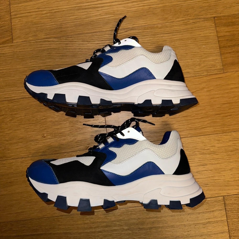CINZIA ARAIA
FABRIC AND LEATHER SNEAKERS